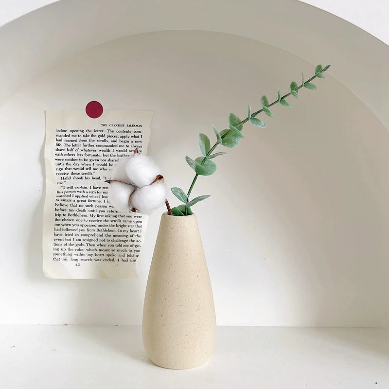 Nordic White Vase – Minimalist Home Decor Accent